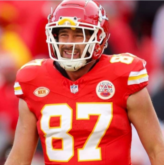 Travis Kelce (Nike)-(Chiefs)-(Jersey)-(Red)-(New Condition)-(Size:XL)-$100.00 - Picture 2 of 9